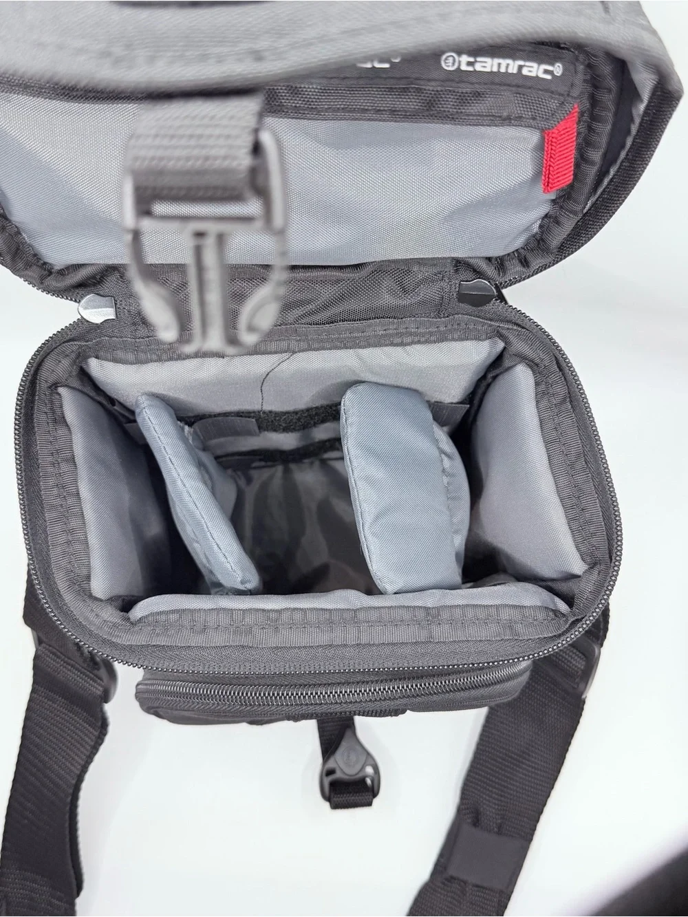 Tamrac Black Compact Camera Shoulder Bag with Padded Interior 5510